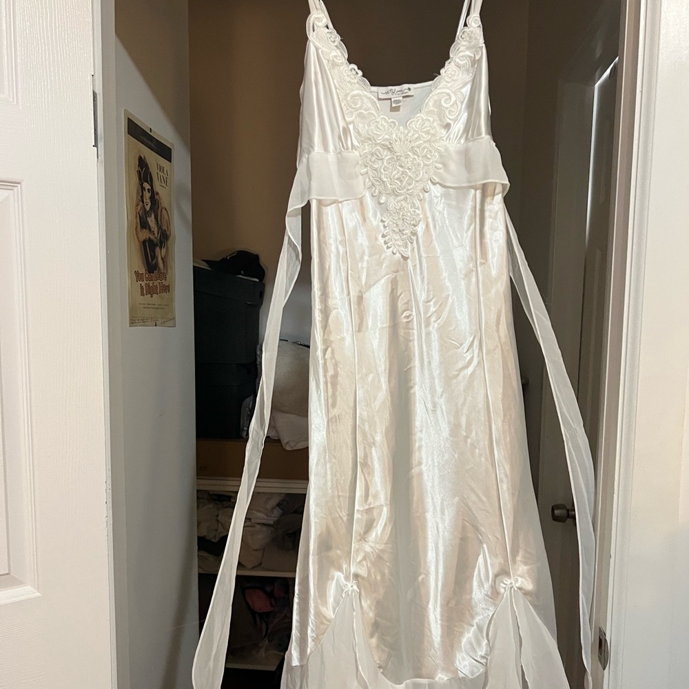 NWT Vintage Inspired Nightgown with robe